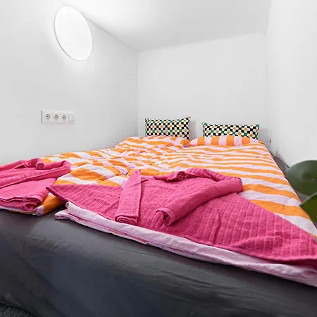 New Modern Homes Rakoczi 57 * Budapeste