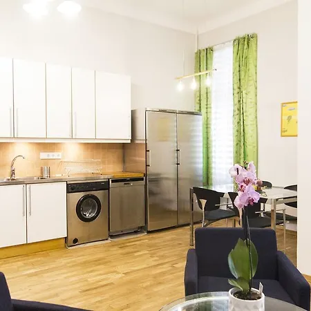 아파트 New Modern Homes Rakoczi 57 *